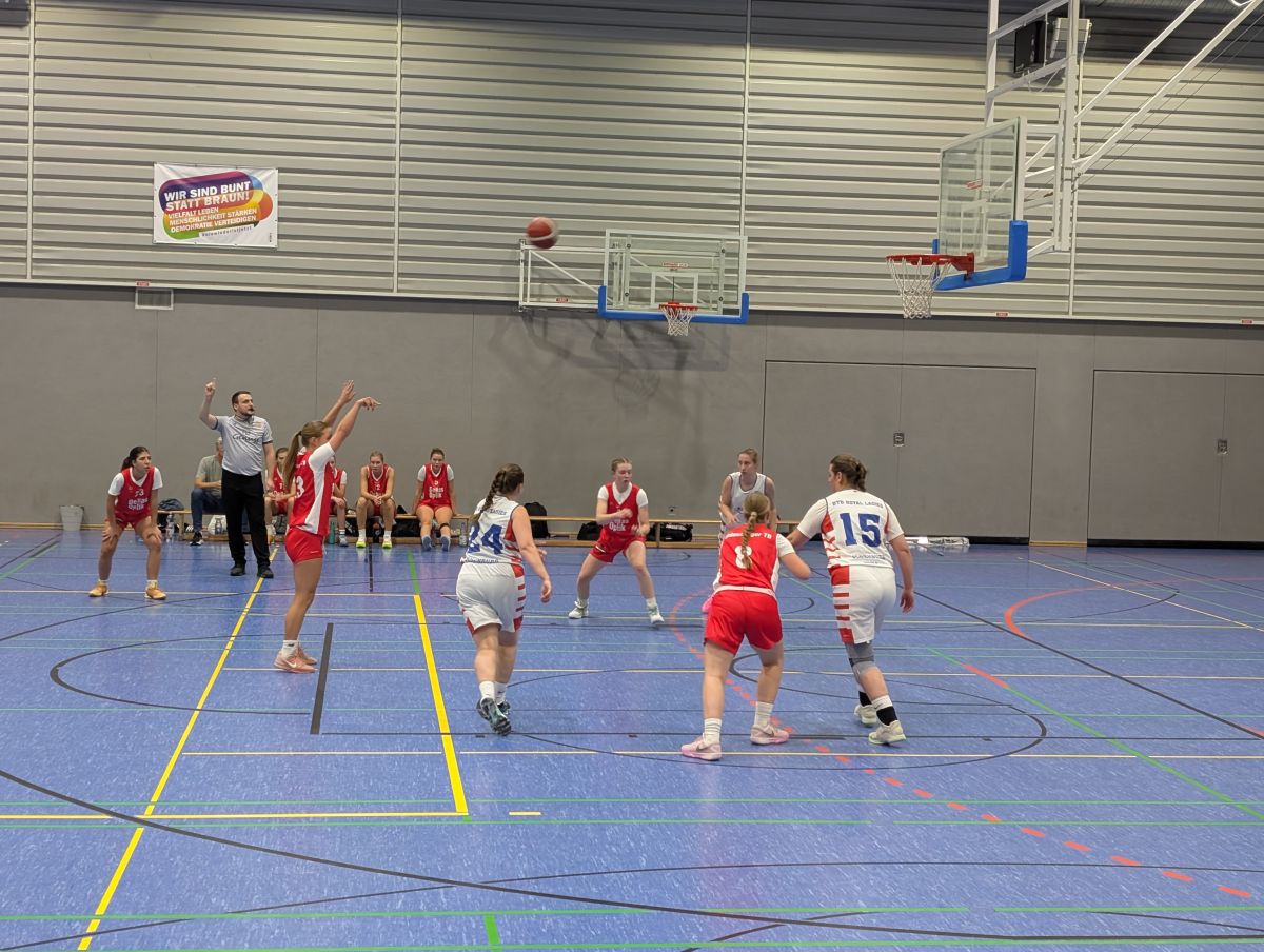 Derbysieg! Oldenburg TB 2 lässt Bürgerfelder TB II keine Chance (62:36), Bild 6 von 9