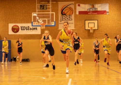 OTB U16 Mädchen landen 138:19 Kantersieg geben Uelzen Baskets